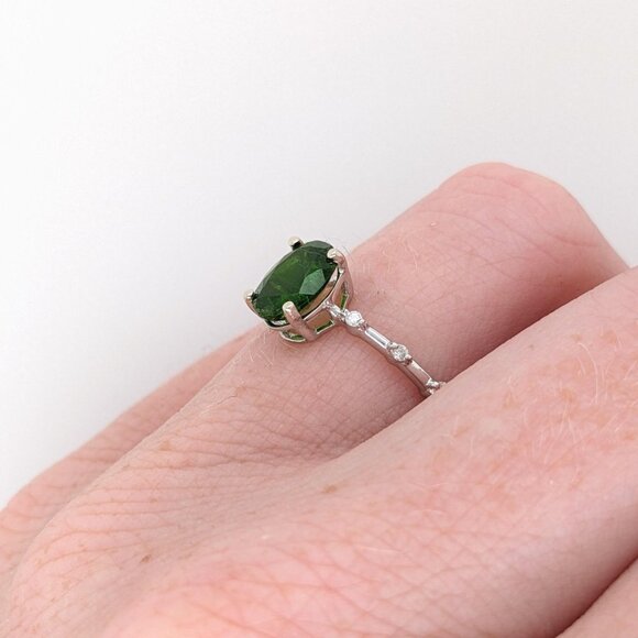 1.27cts Tsavorite Garnet Ring in Solid 14K Gold with Earth Mined Diamond Accents - Picture 3 of 7